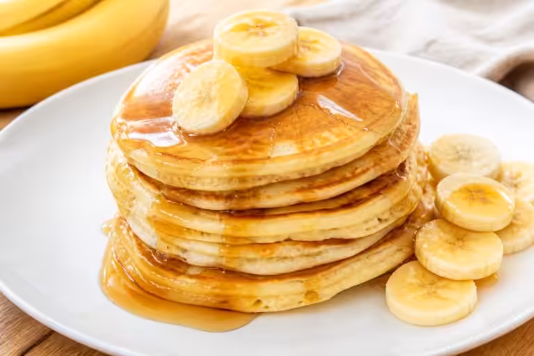 découvrez notre recette facile et rapide de pancakes à la banane, moelleux et délicieux, parfaits pour un petit-déjeuner gourmand et sain.